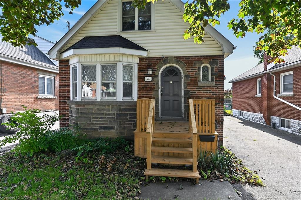 75 Barons Avenue S Property Photo 2