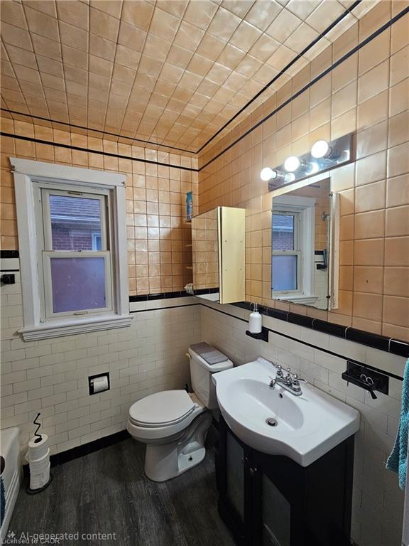 75 Barons Avenue S Property Photo 8