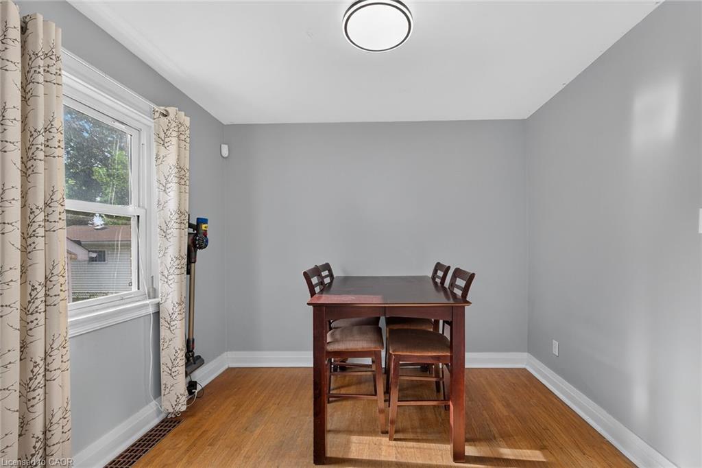 75 Barons Avenue S Property Photo 9