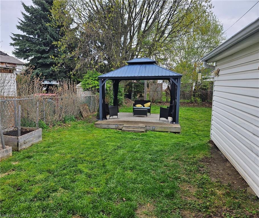 75 Barons Avenue S Property Photo 15