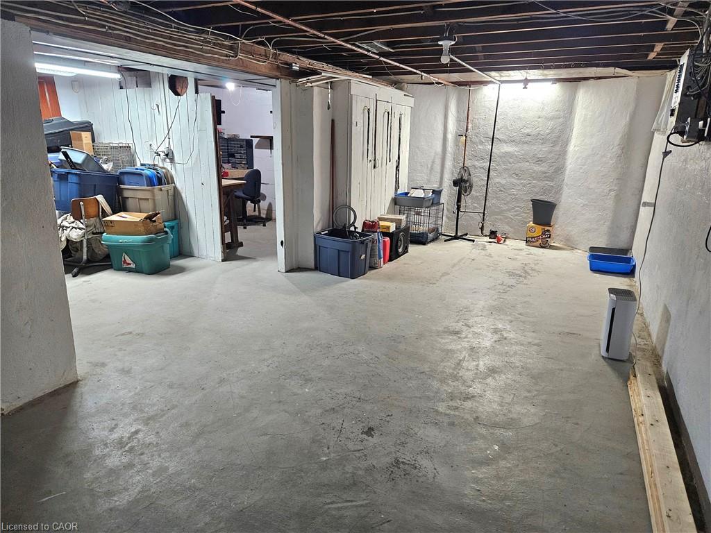 75 Barons Avenue S Property Photo 18