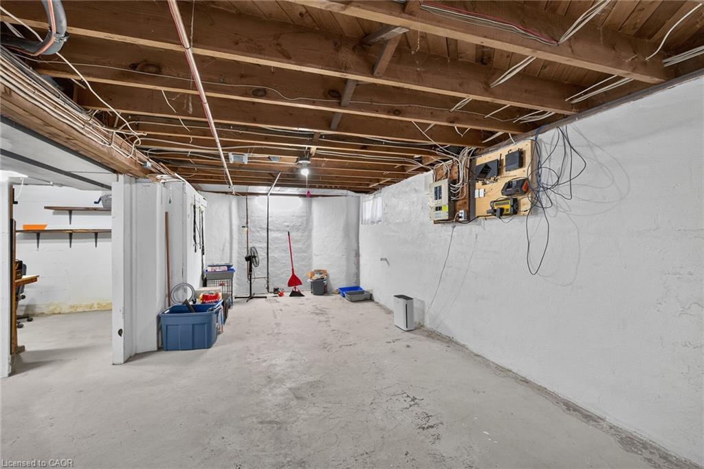 75 Barons Avenue S Property Photo 30