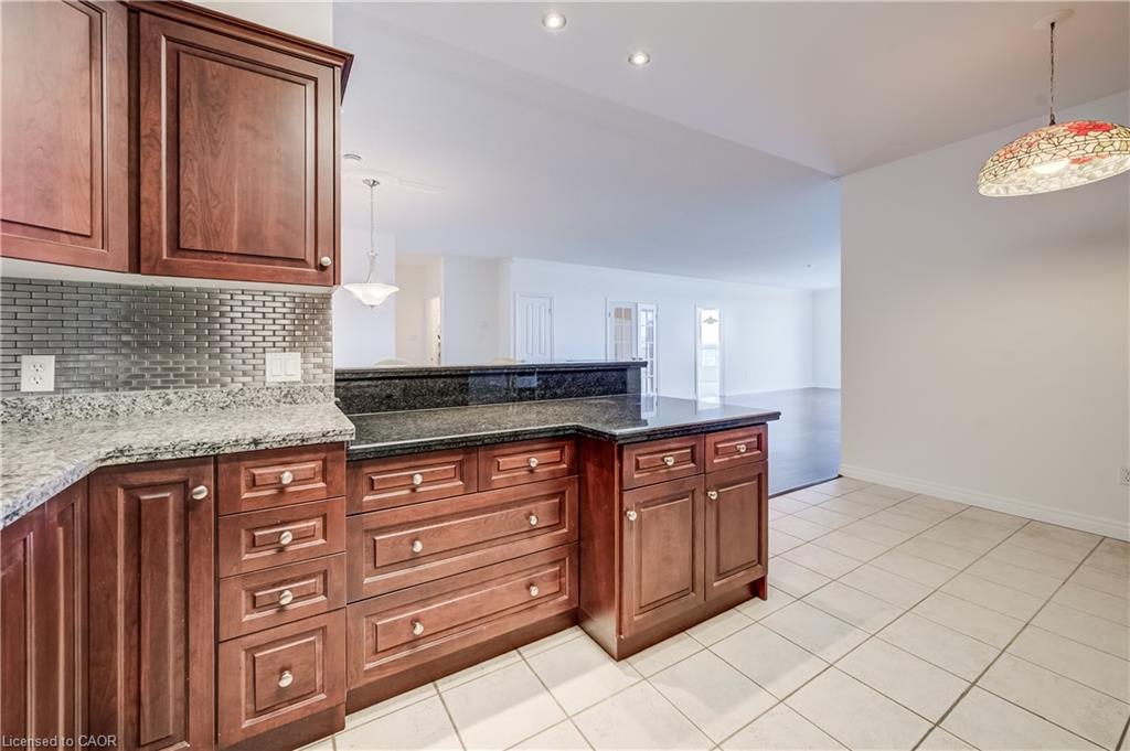 1403-255 Keats Way Property Photo 10