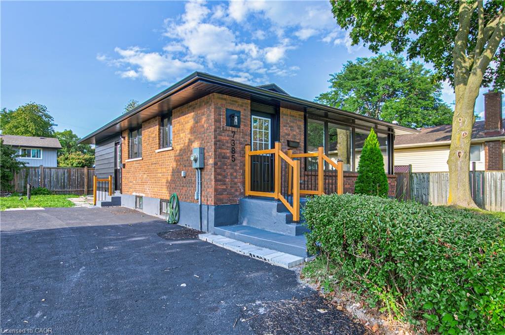 7385 North Dorset Place Property Photo 2