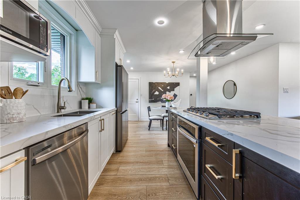 7385 North Dorset Place Property Photo 7