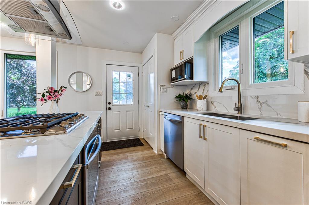 7385 North Dorset Place Property Photo 10