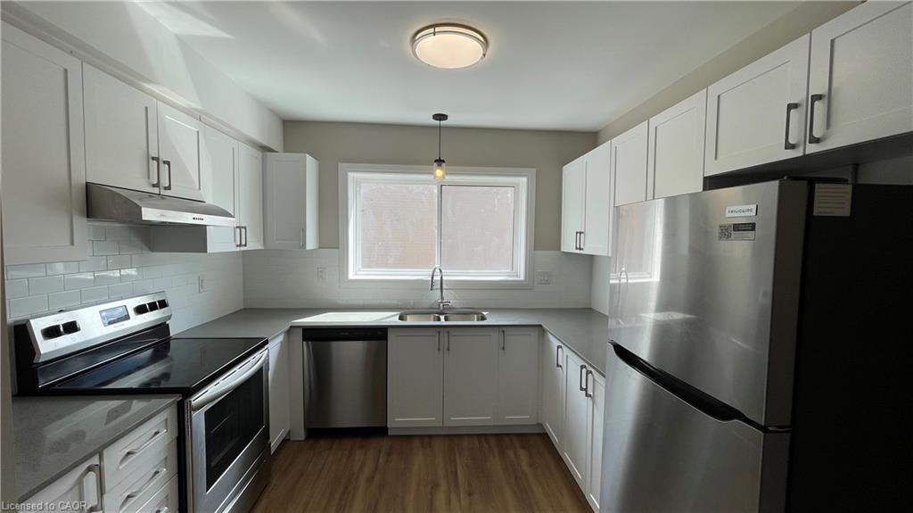 B8-540 King Street E Property Photo 2