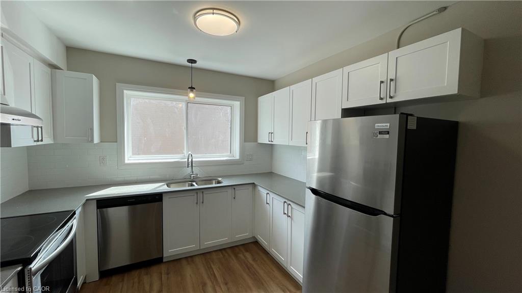 B8-540 King Street E Property Photo 3