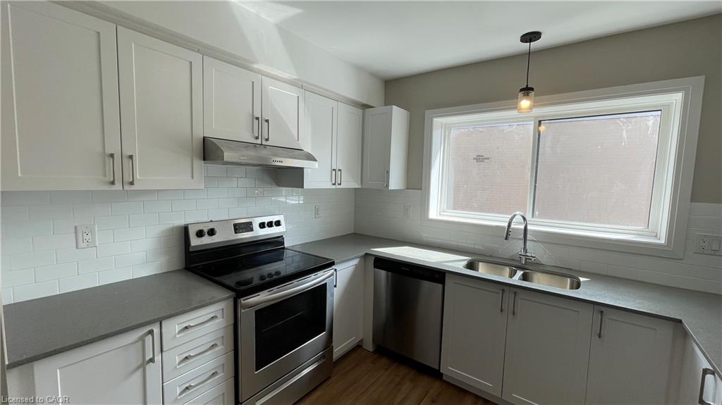 B8-540 King Street E Property Photo 4
