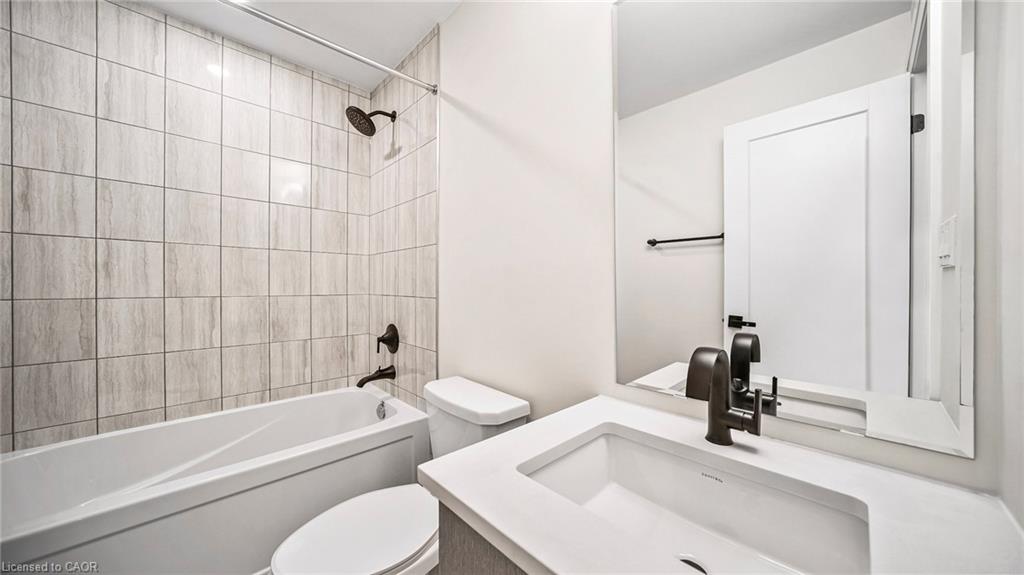 102 Settlers Road E Property Photo 30