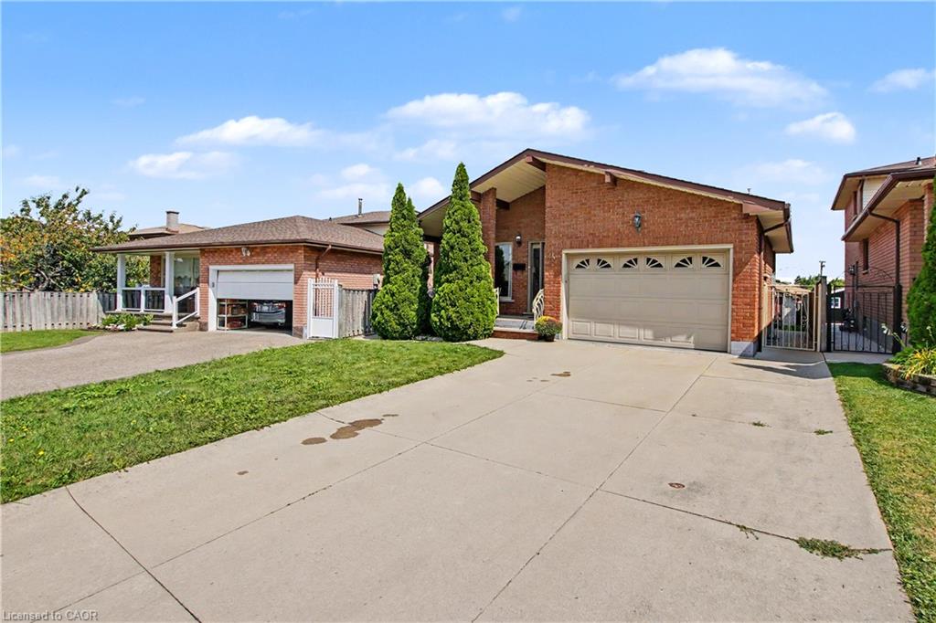 14 Indian Crescent Property Photo 3