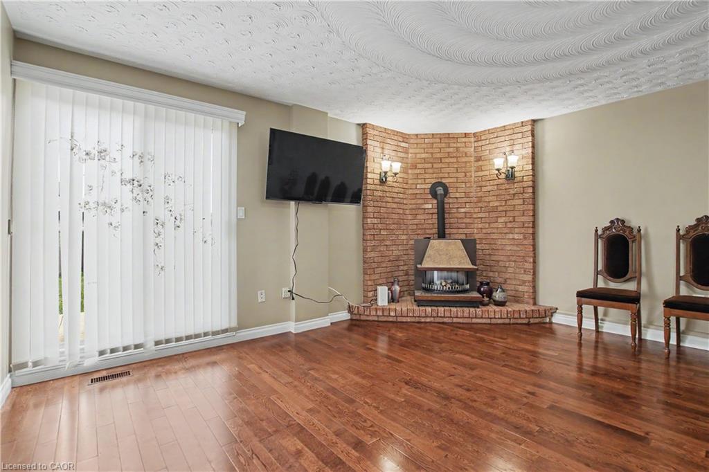 14 Indian Crescent Property Photo 7