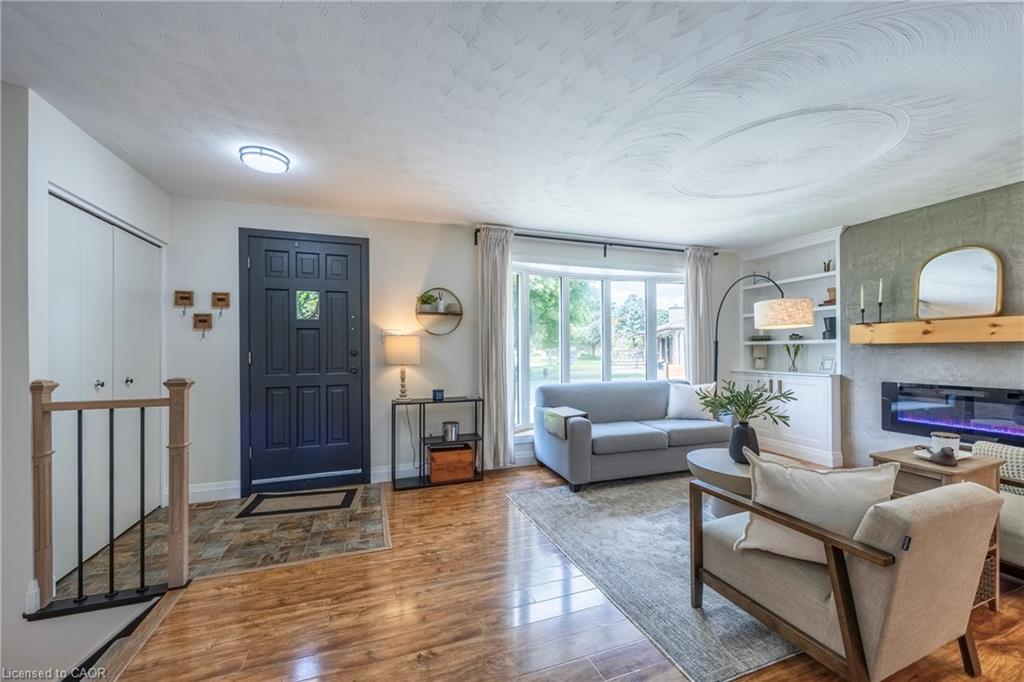 9 Normandy Circle Property Photo 4