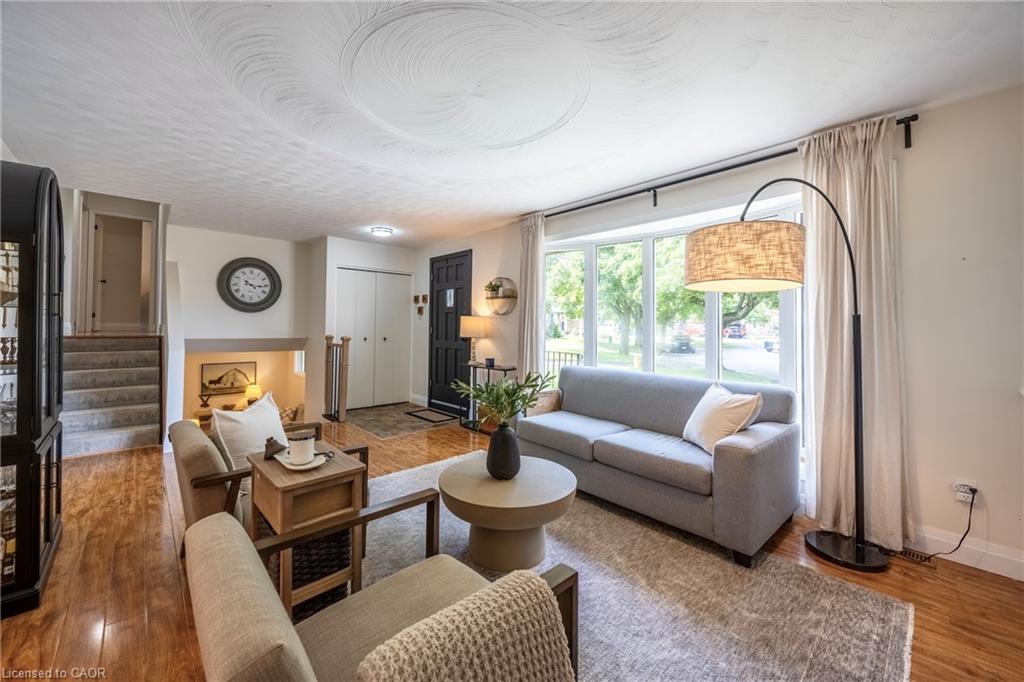 9 Normandy Circle Property Photo 7