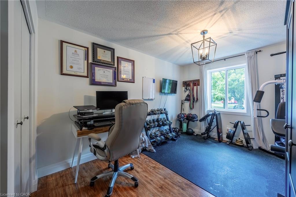 9 Normandy Circle Property Photo 17