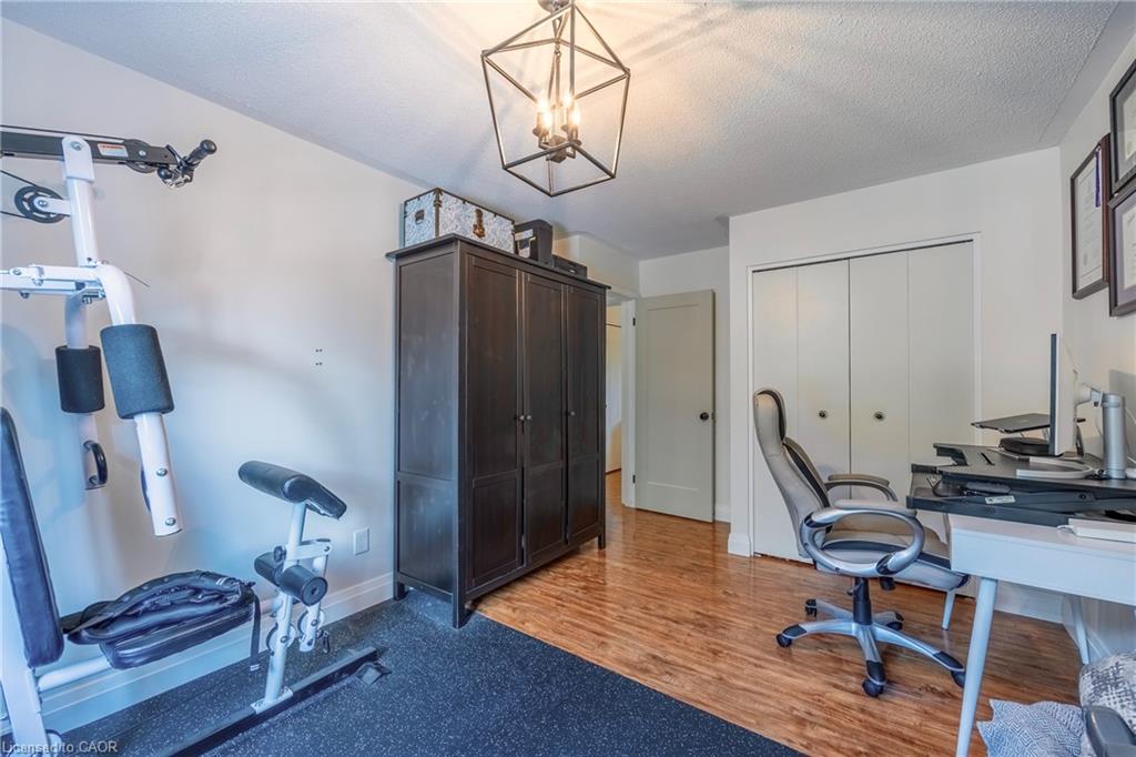 9 Normandy Circle Property Photo 18
