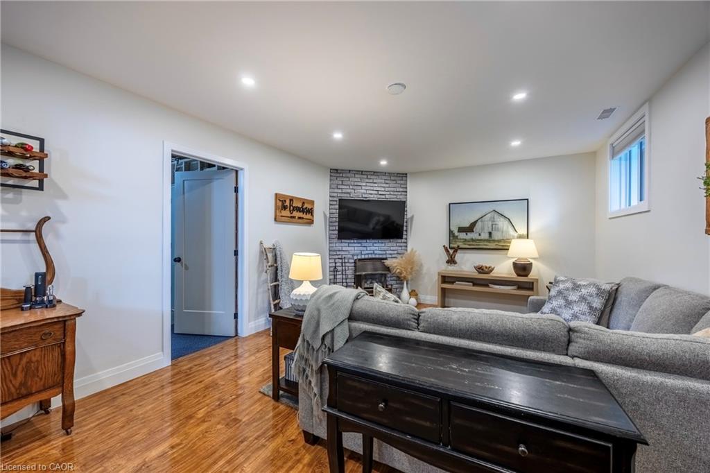9 Normandy Circle Property Photo 22