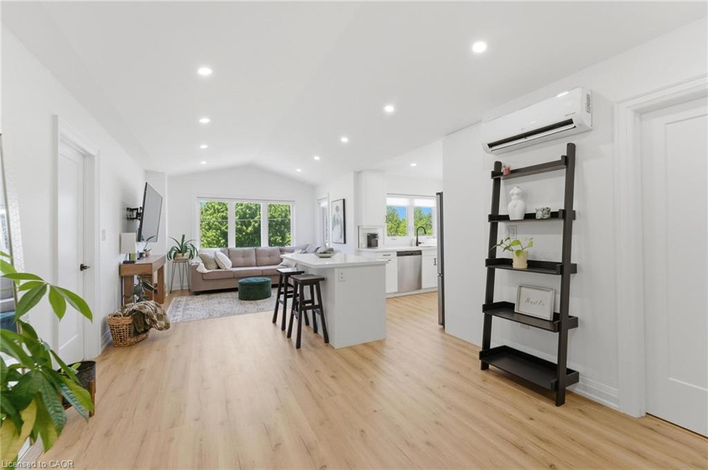 82 Cumming Court Property Photo 4