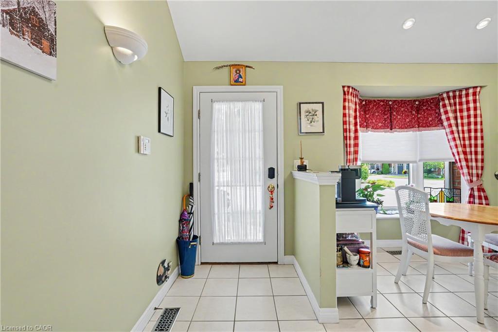 6-1275 Stephenson Drive Property Photo 4