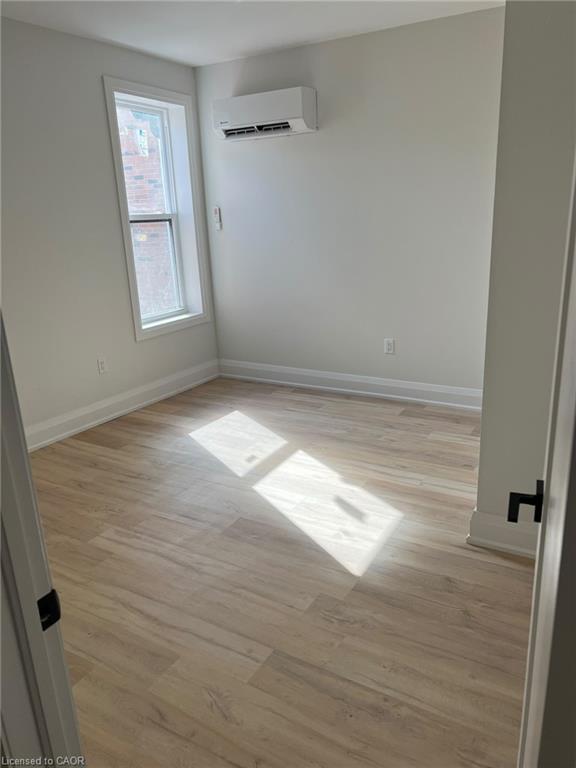 30 Victoria Avenue N Property Photo 2