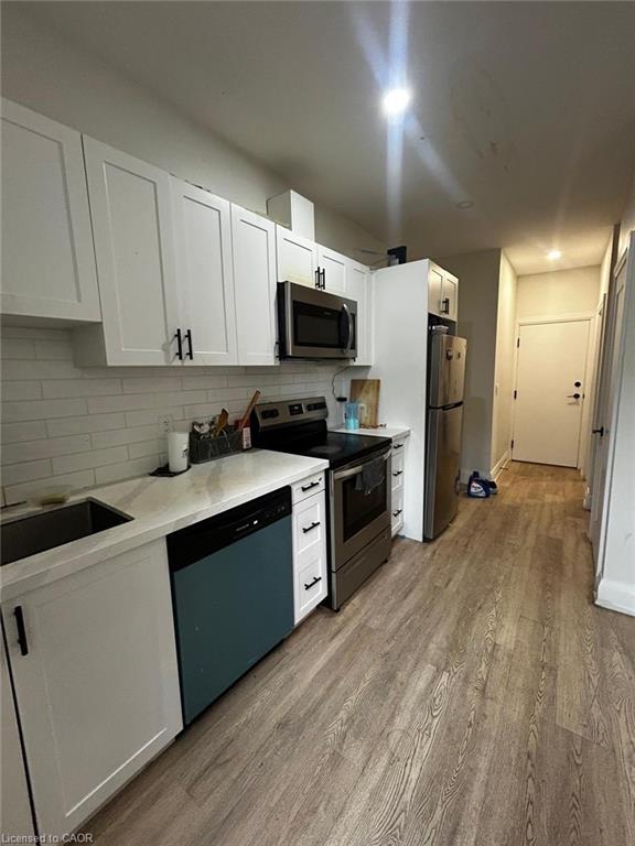 30 Victoria Avenue N Property Photo 4