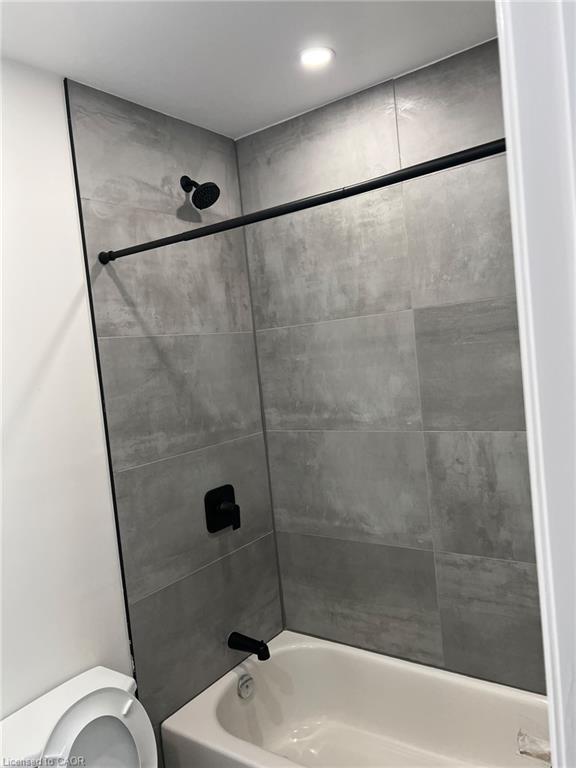 30 Victoria Avenue N Property Photo 5
