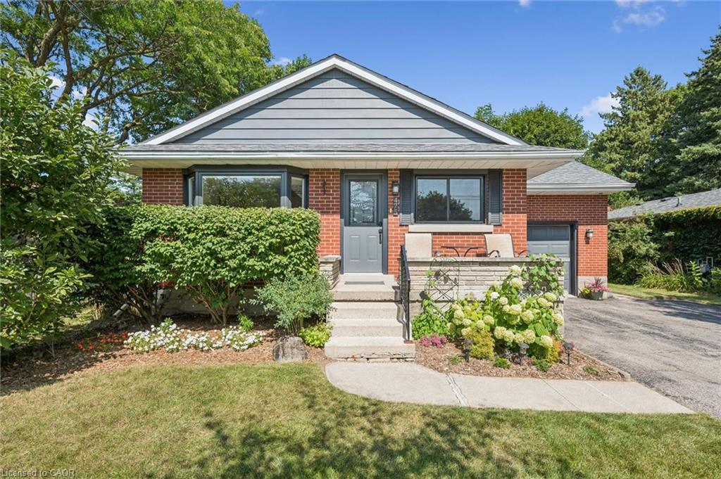 475 Stevenson Street N Property Photo 1