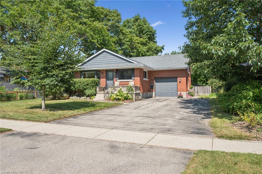 475 Stevenson Street N Property Photo 4