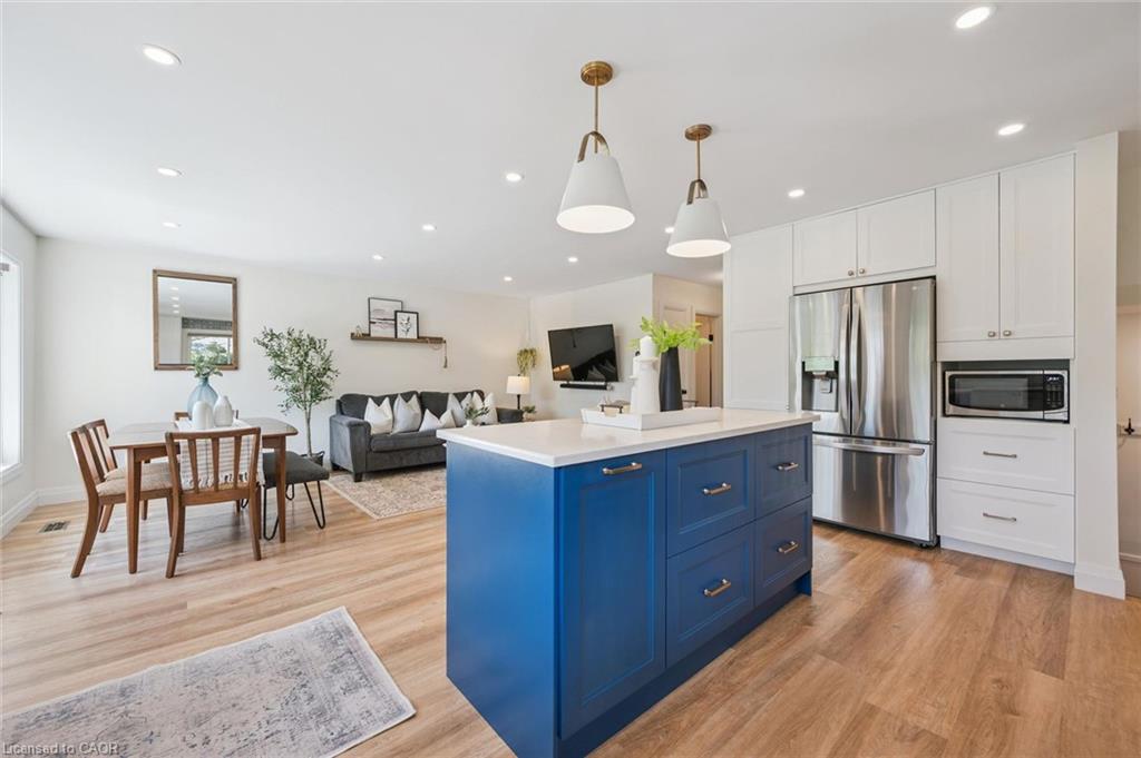 475 Stevenson Street N Property Photo 11