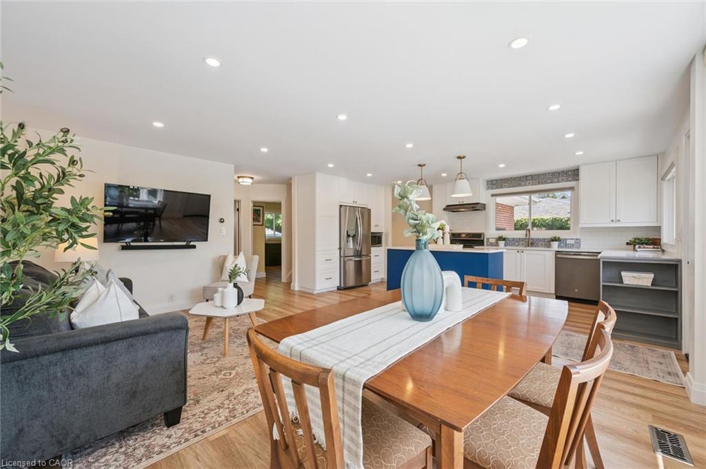 475 Stevenson Street N Property Photo 17