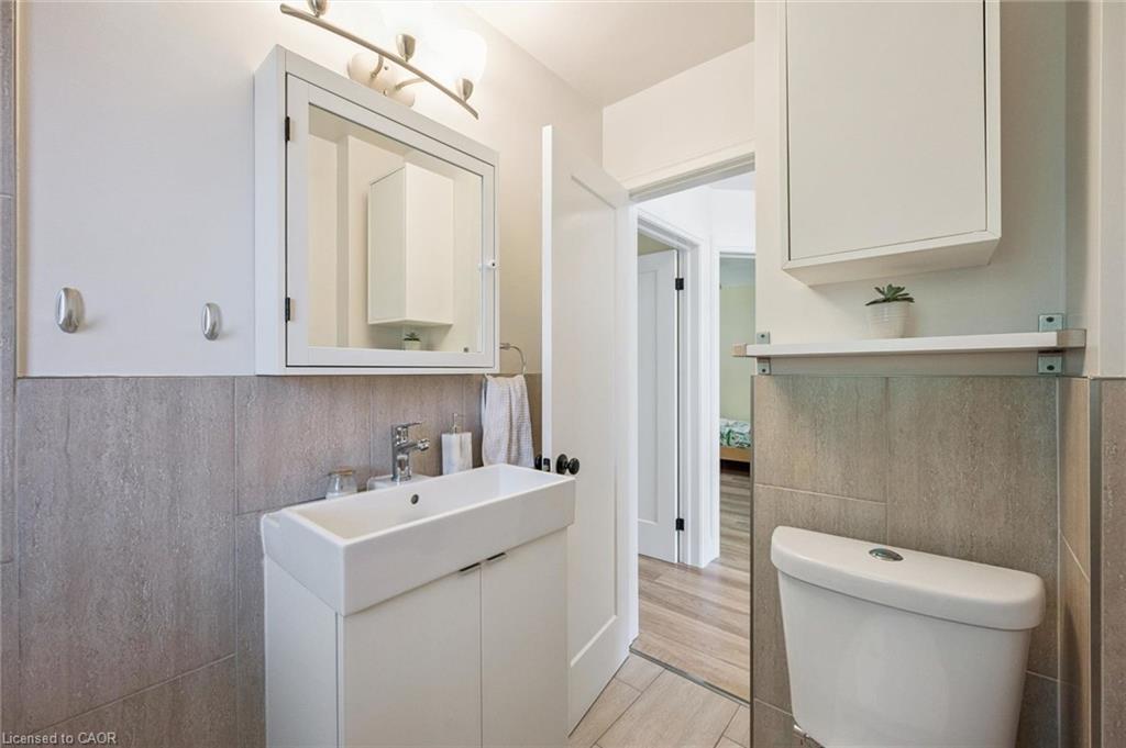 475 Stevenson Street N Property Photo 24