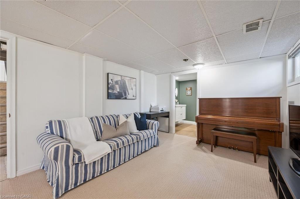 475 Stevenson Street N Property Photo 27