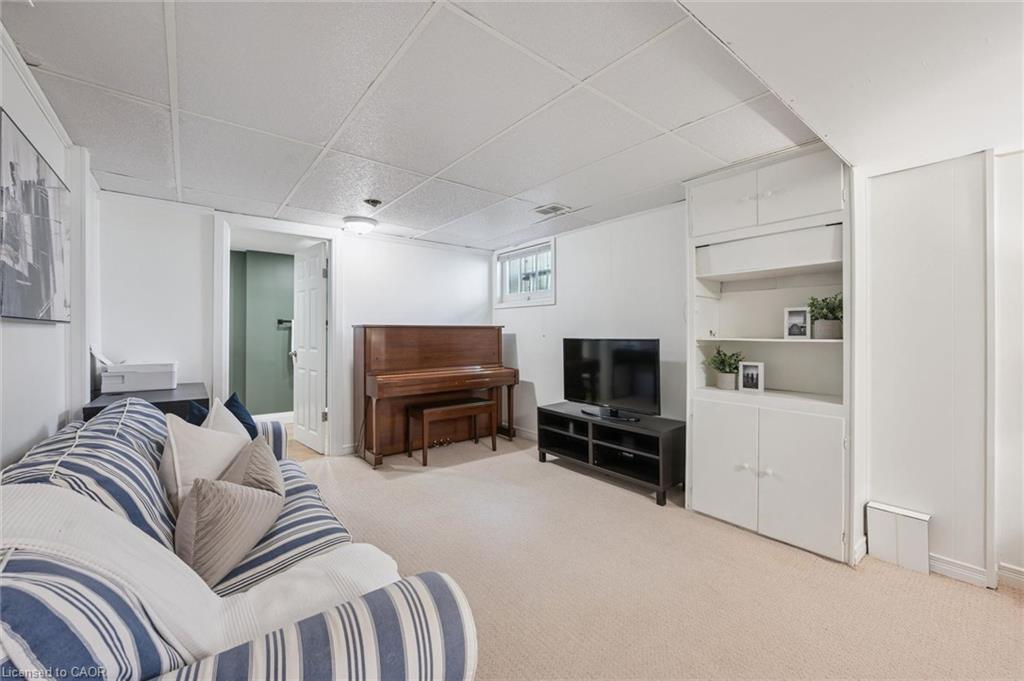 475 Stevenson Street N Property Photo 28