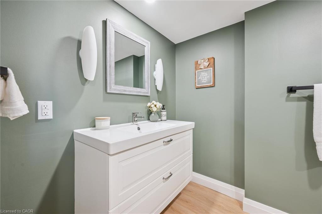 475 Stevenson Street N Property Photo 30