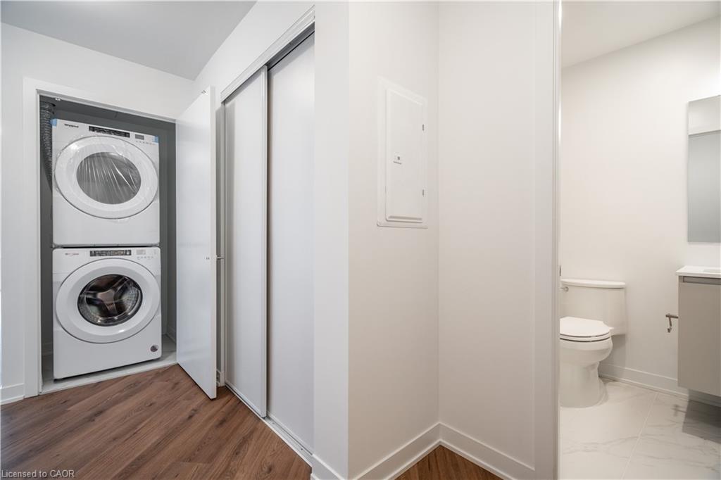 801-395 Dundas Street W Property Photo 15