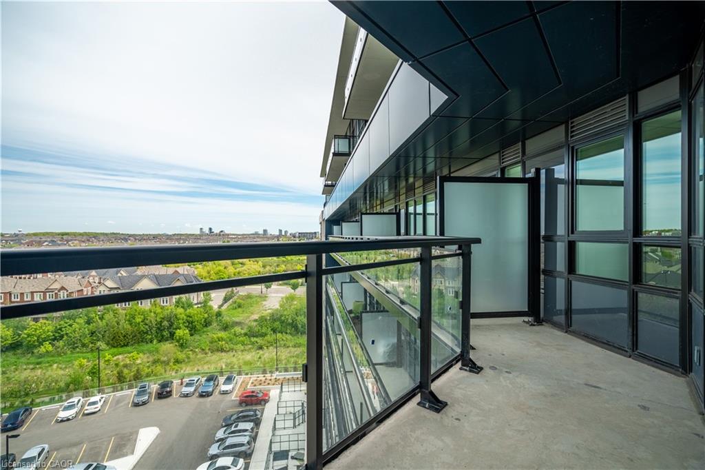 801-395 Dundas Street W Property Photo 17