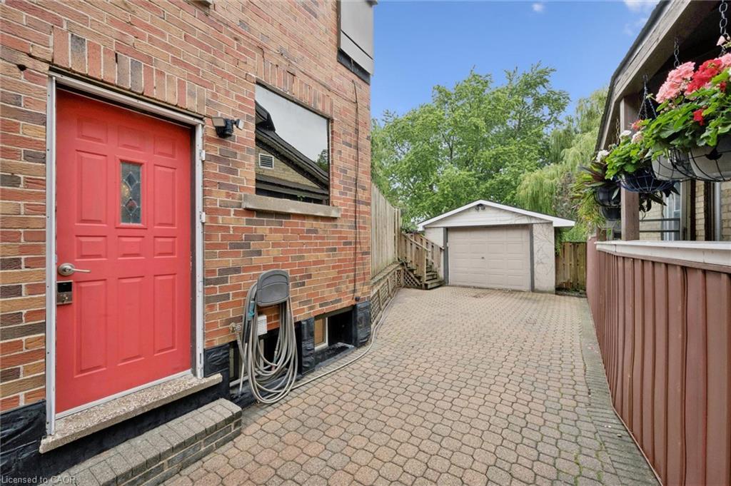 228 Waterloo Street Property Photo 33