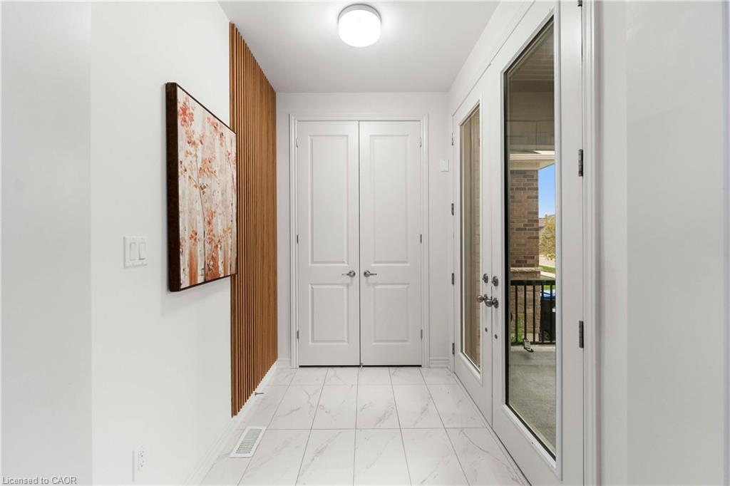 9 Sandhill Crescent Property Photo 5