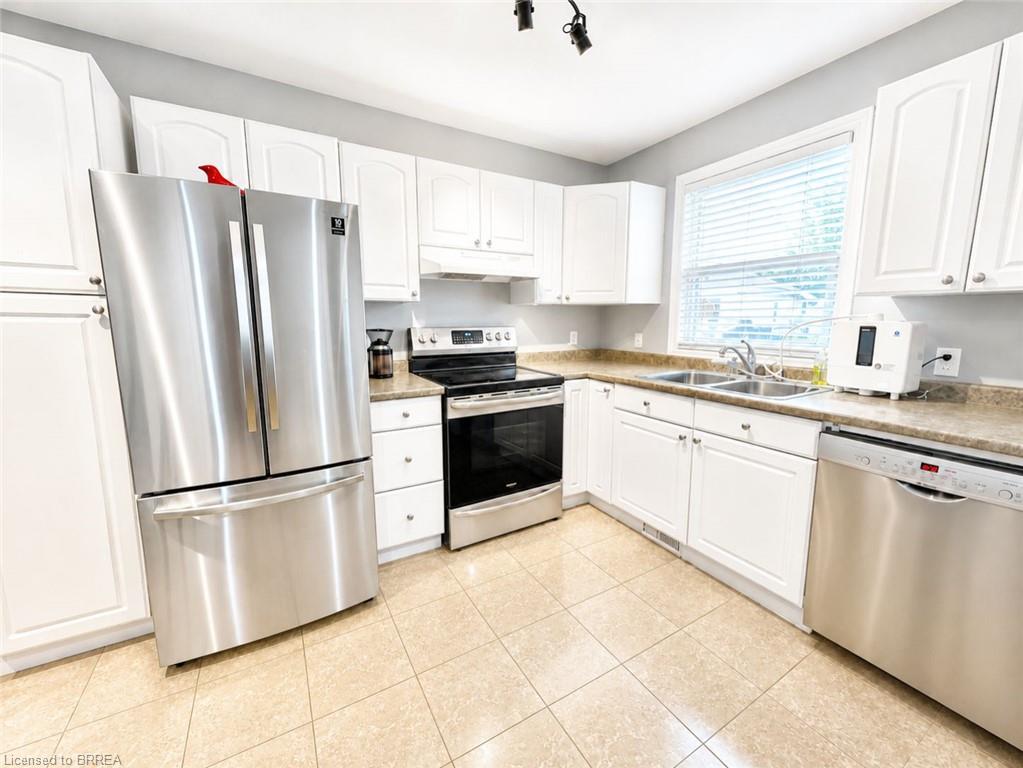 15 Esther Street Property Photo 4