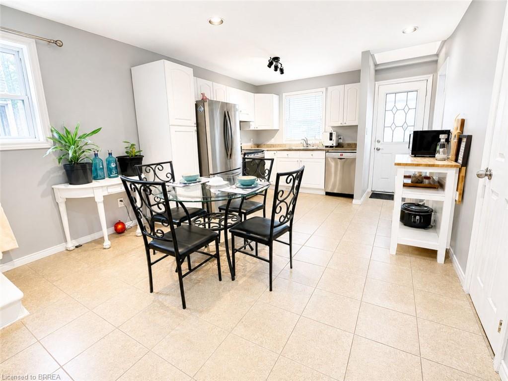 15 Esther Street Property Photo 5