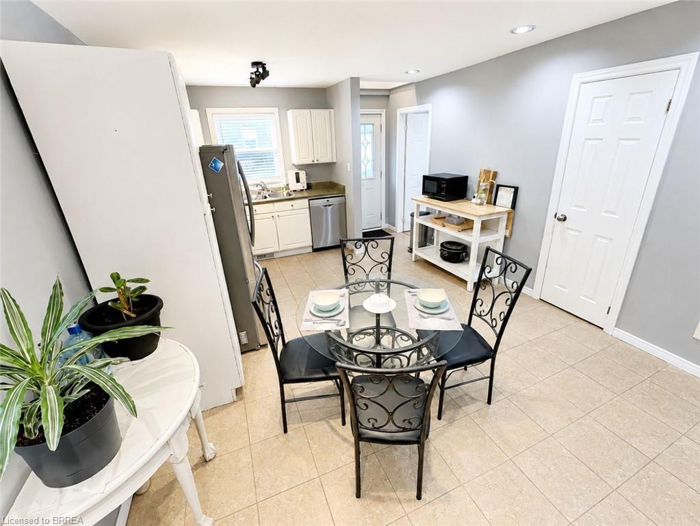 15 Esther Street Property Photo 6