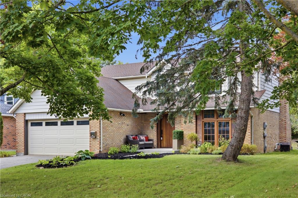 416 Clairbrook Crescent Property Photo 1