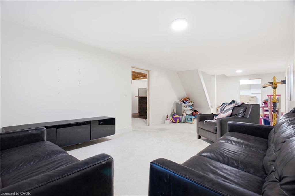 416 Clairbrook Crescent Property Photo 42