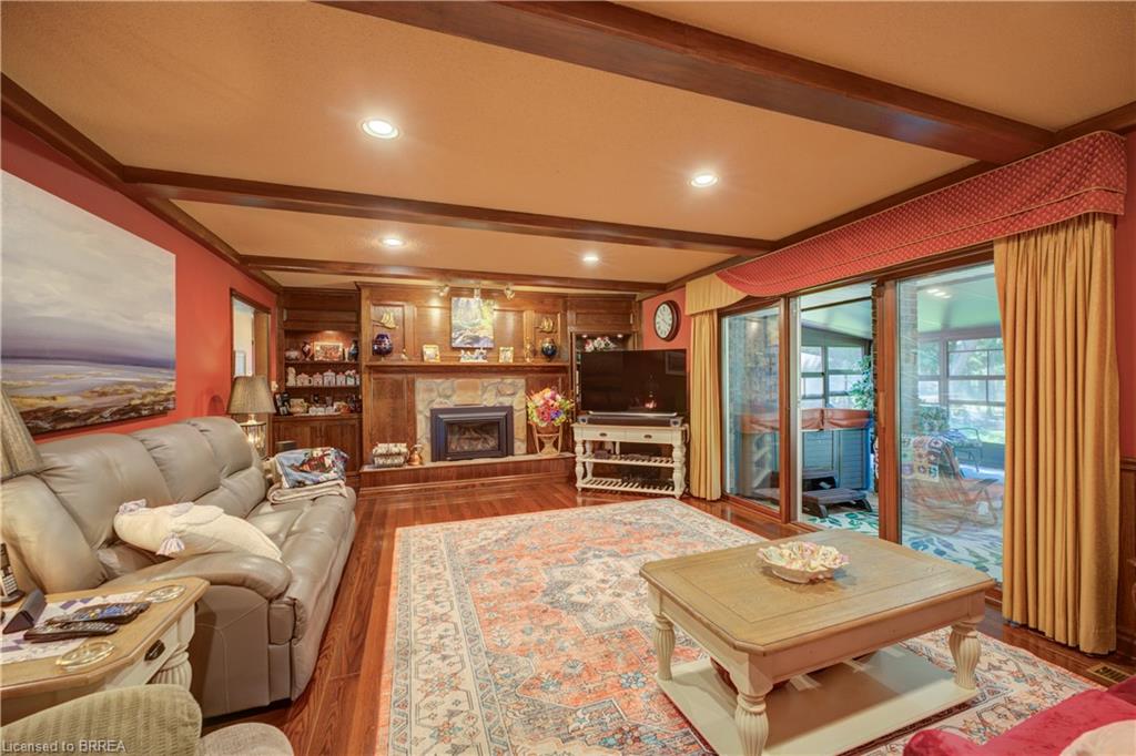 1170 Thompson Road E Property Photo 11