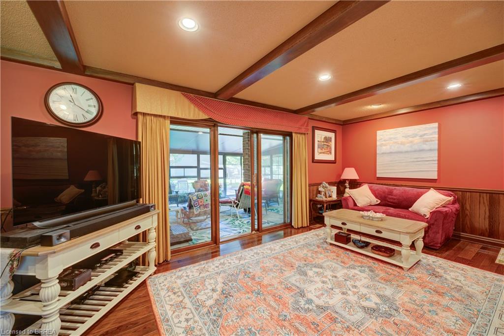 1170 Thompson Road E Property Photo 12