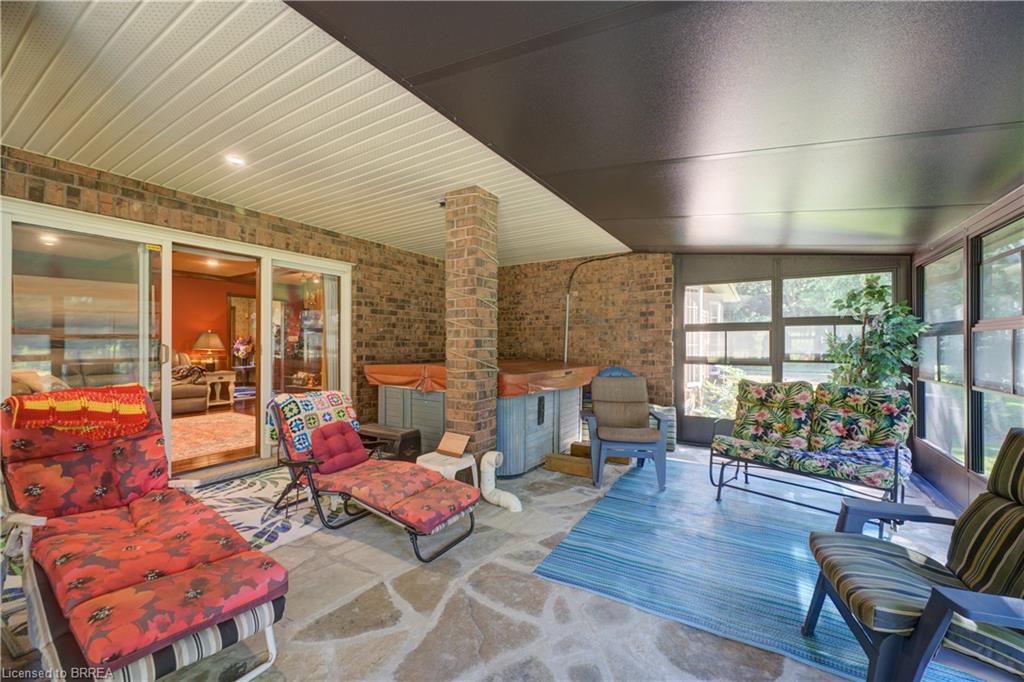 1170 Thompson Road E Property Photo 14