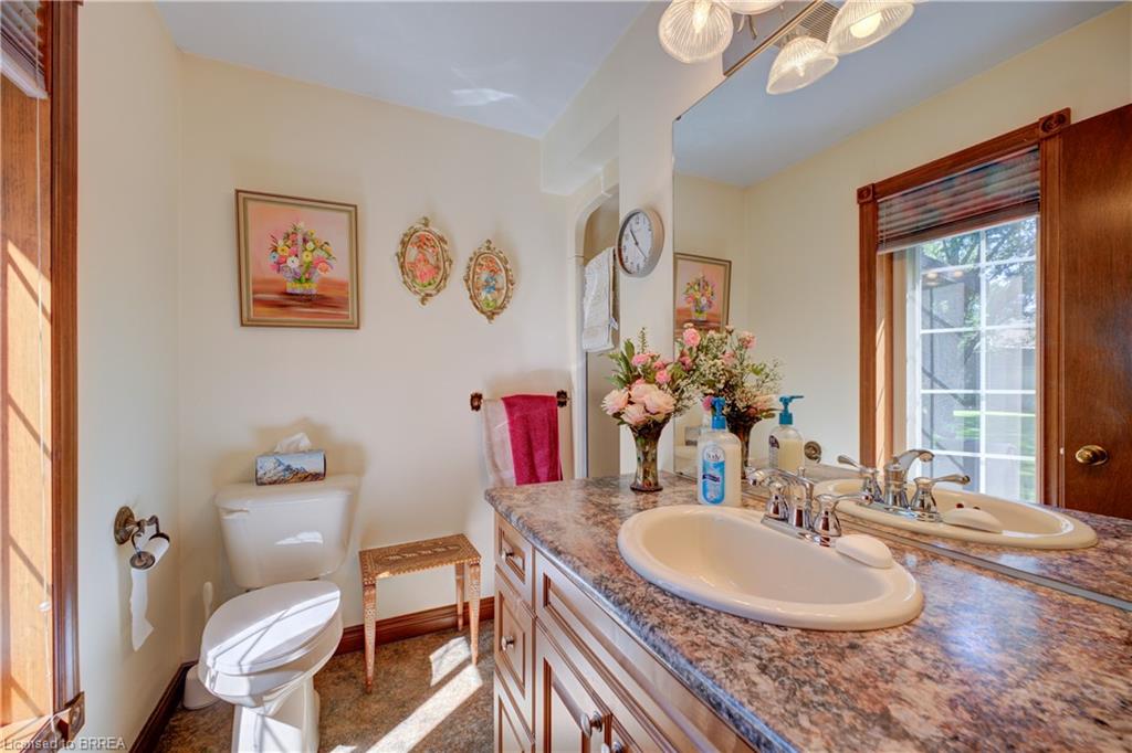 1170 Thompson Road E Property Photo 18