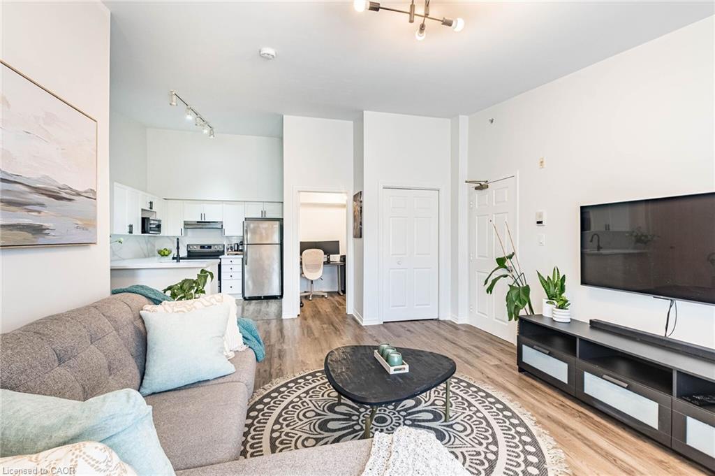 406-1480 Bishops Gate Property Photo 12