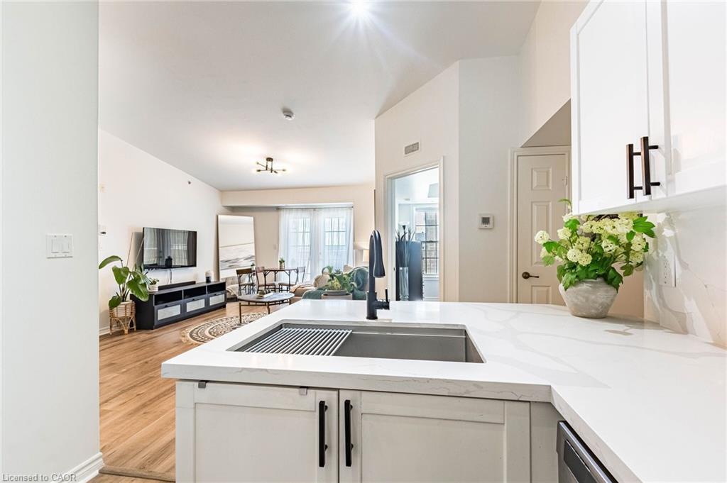 406-1480 Bishops Gate Property Photo 18