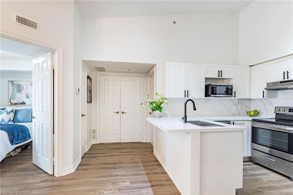 406-1480 Bishops Gate Property Photo 21